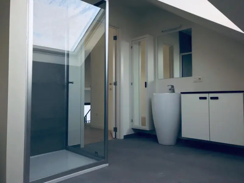 Volledige afwerking van nieuwbouw duplex met bureau te merelbeke
